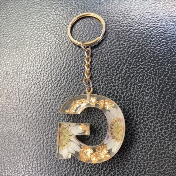 G Resin Keychain - Picture 2 of 2